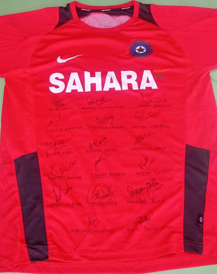 Autograph of Indian Cricket Team 2011